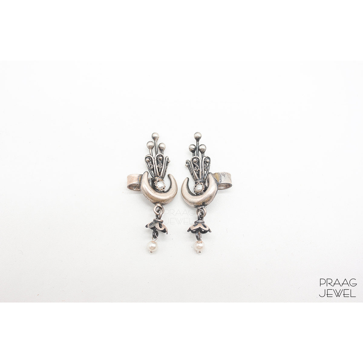 Silver EarClips Image 